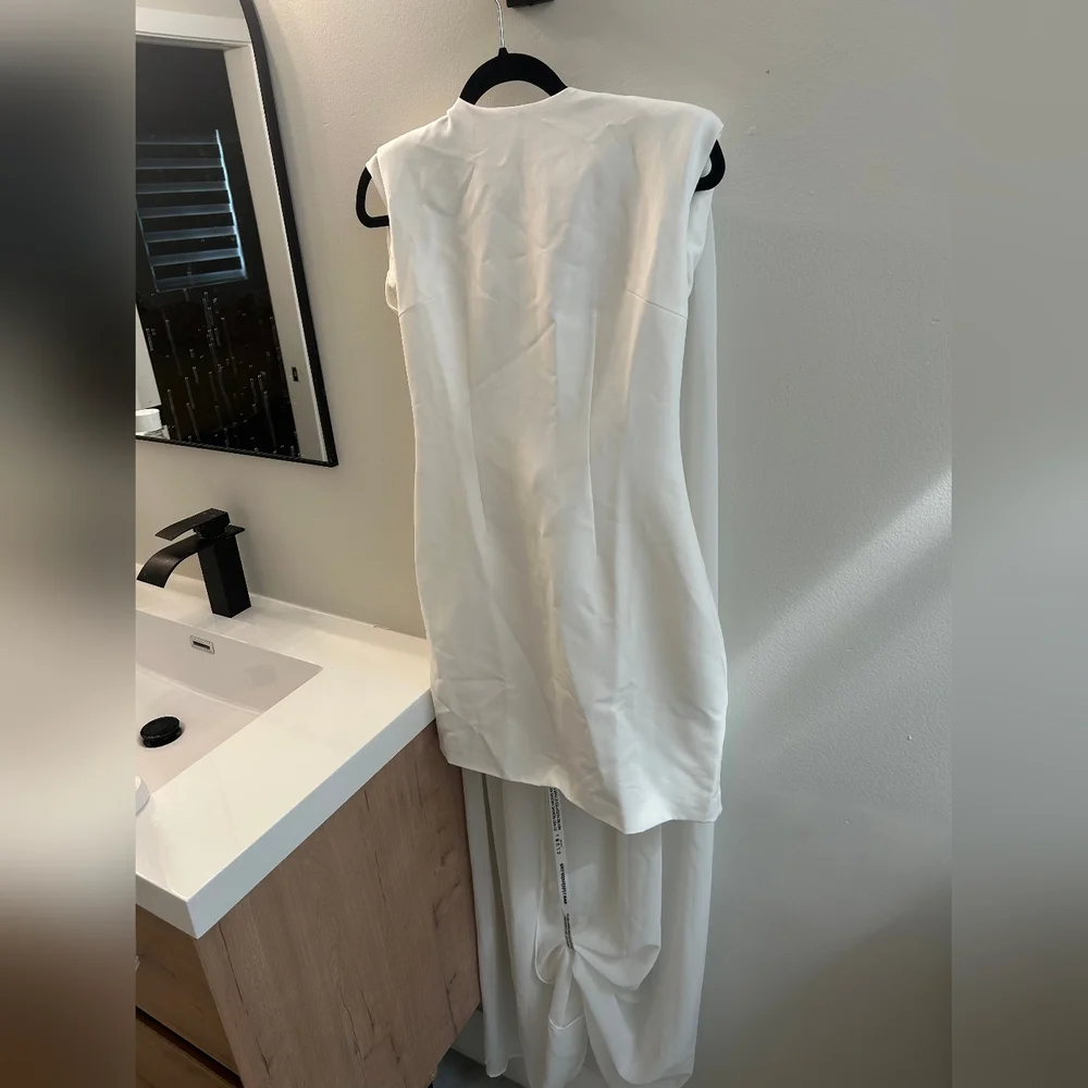 Elysium White Bodycon Mini Dress With Chiffon Cape size 6 in white - Picture 7 of 7